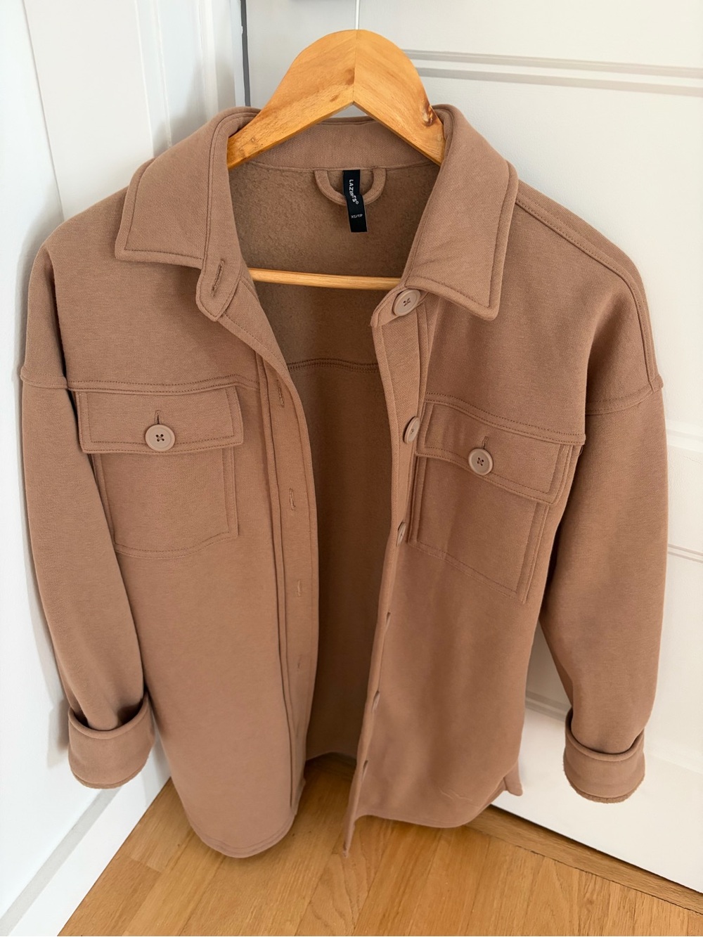 & Other Stories Women’s Tan Button-Front Shirt Jacket